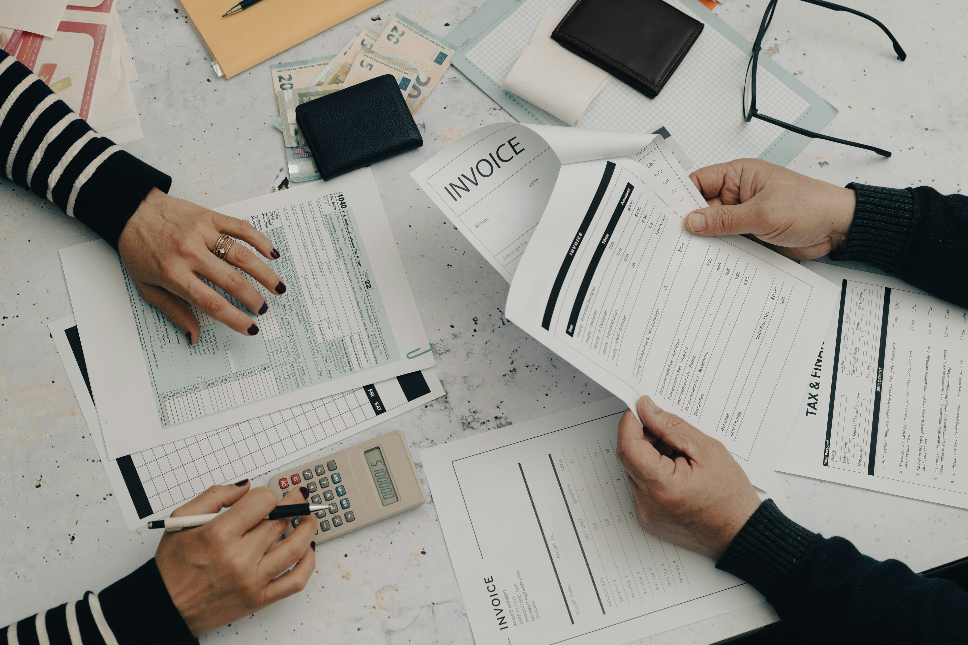 A business team tries to record accounts receivable financing in their accounting software records.